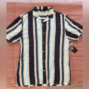 Teal/ blue/ khaki stripe shortsleeve button down, Size Medium